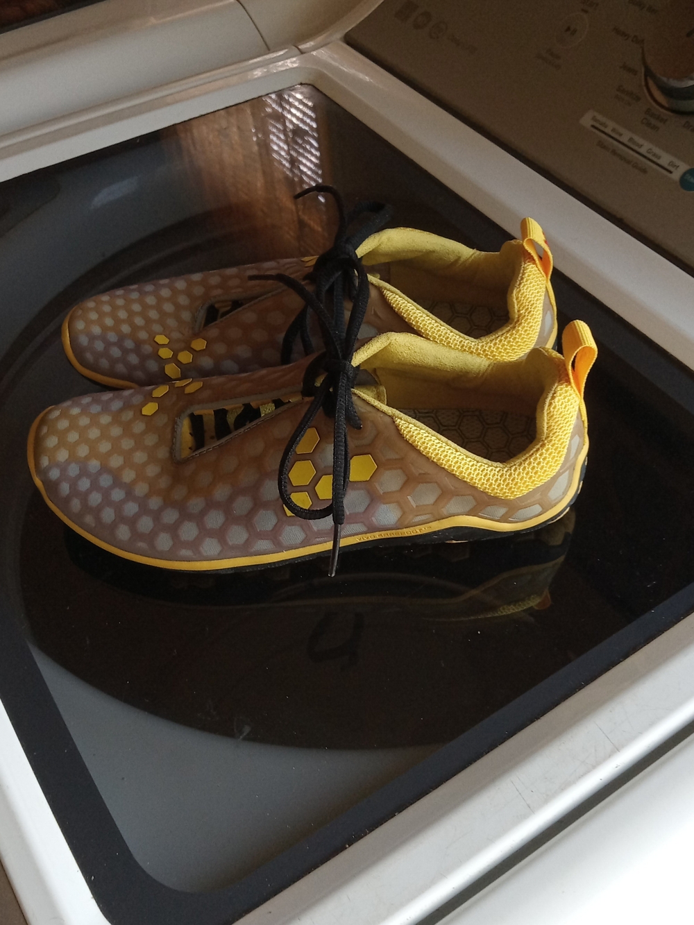 Vivo Barefoot Yellow and Black Honeycomb Slip-On Athletic Sneaker EU 37